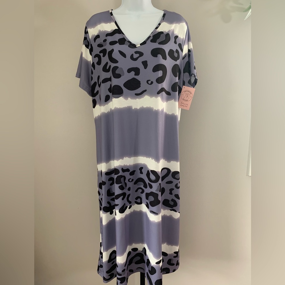 NWT No Brand  Leopard Color Block Tee Shirt Dress